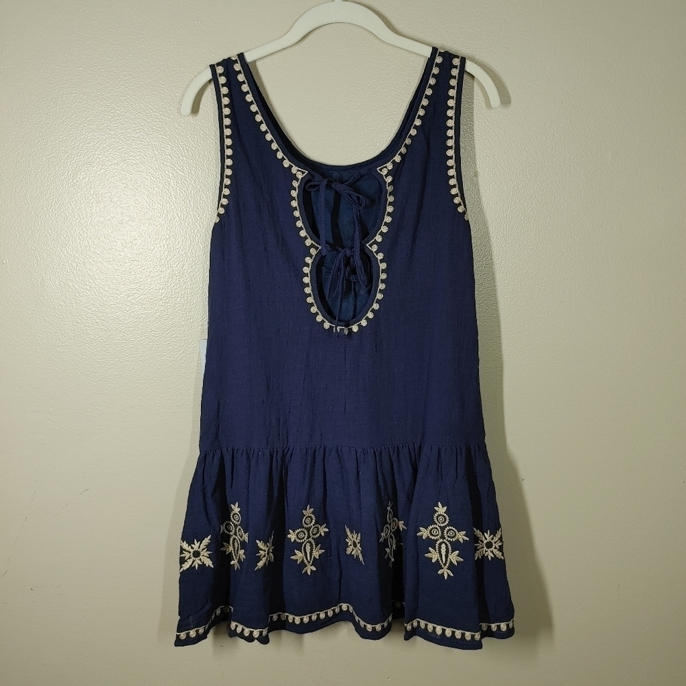 THML Navy Embroidered Sleeveless Tunic Top Medium - Picture 2 of 13